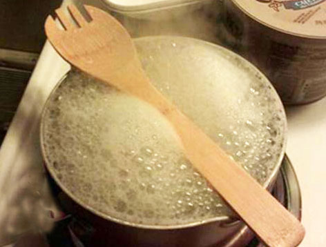 防止电热锅溢锅