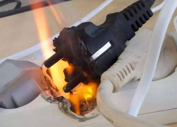 电热锅起火原因深度剖析：质量问题还是操作失误？